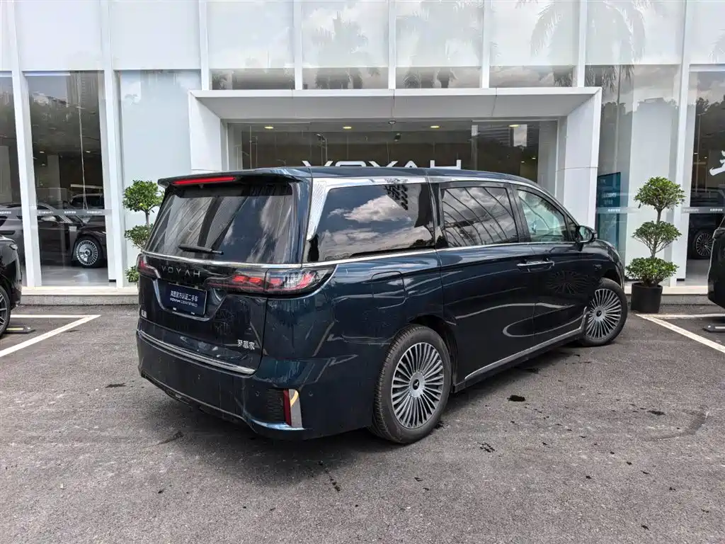 Voyah Auto Voyah Dreamer 2025 Model PHEV 4WD Premium QianKun Edition фото 7