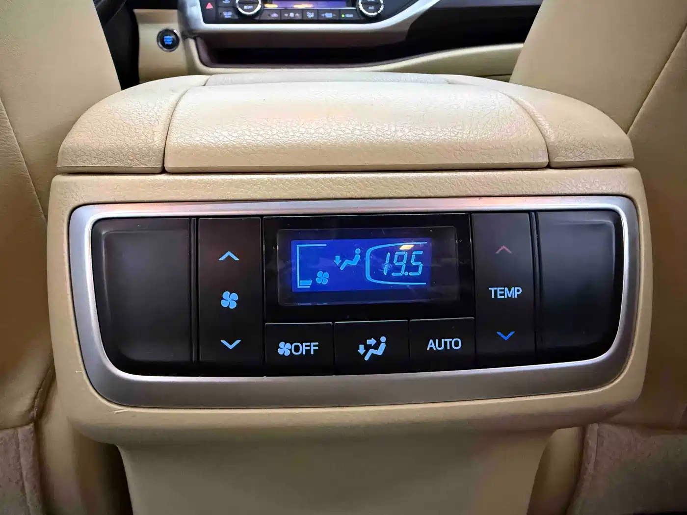 Toyota Highlander 2015 2.0T AWD Ultimate Edition 7-seater фото 16