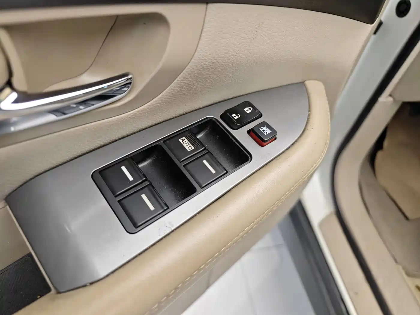 BYD S6 2012 2.0L Manual Premium фото 9