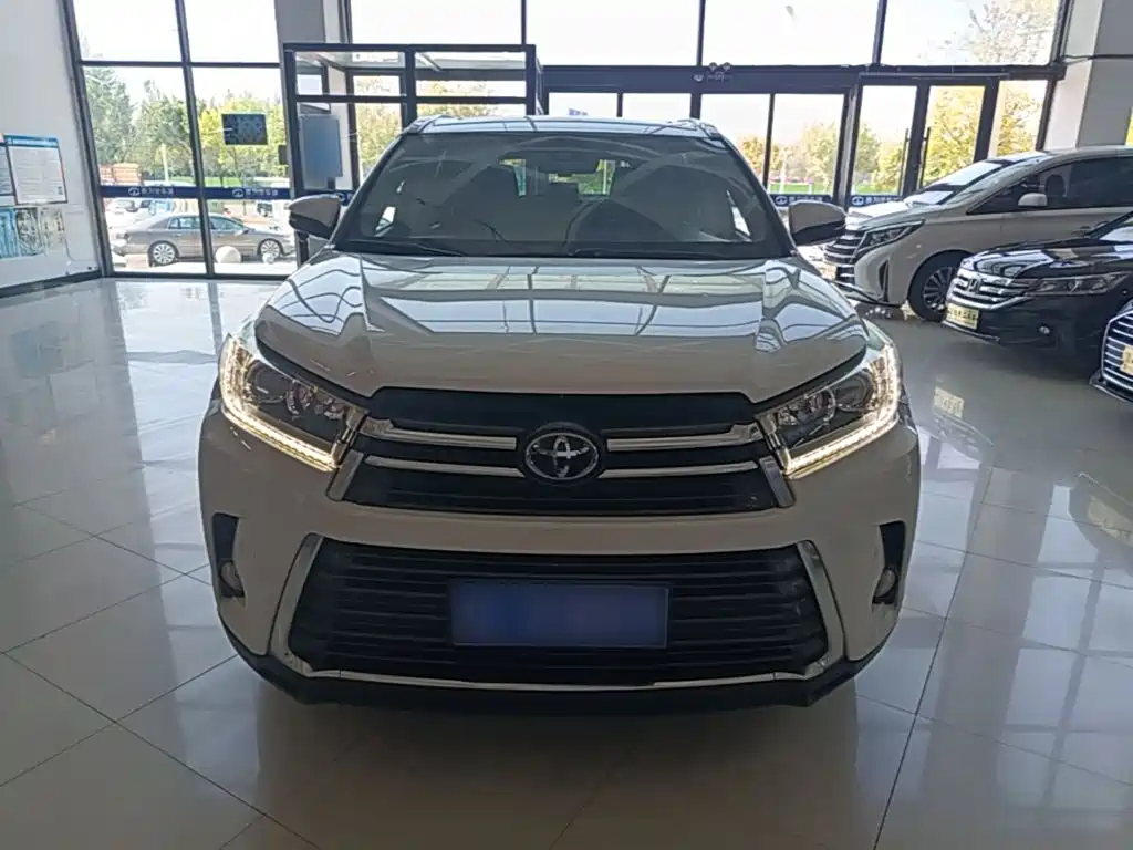 Photo 3 - Toyota Highlander
