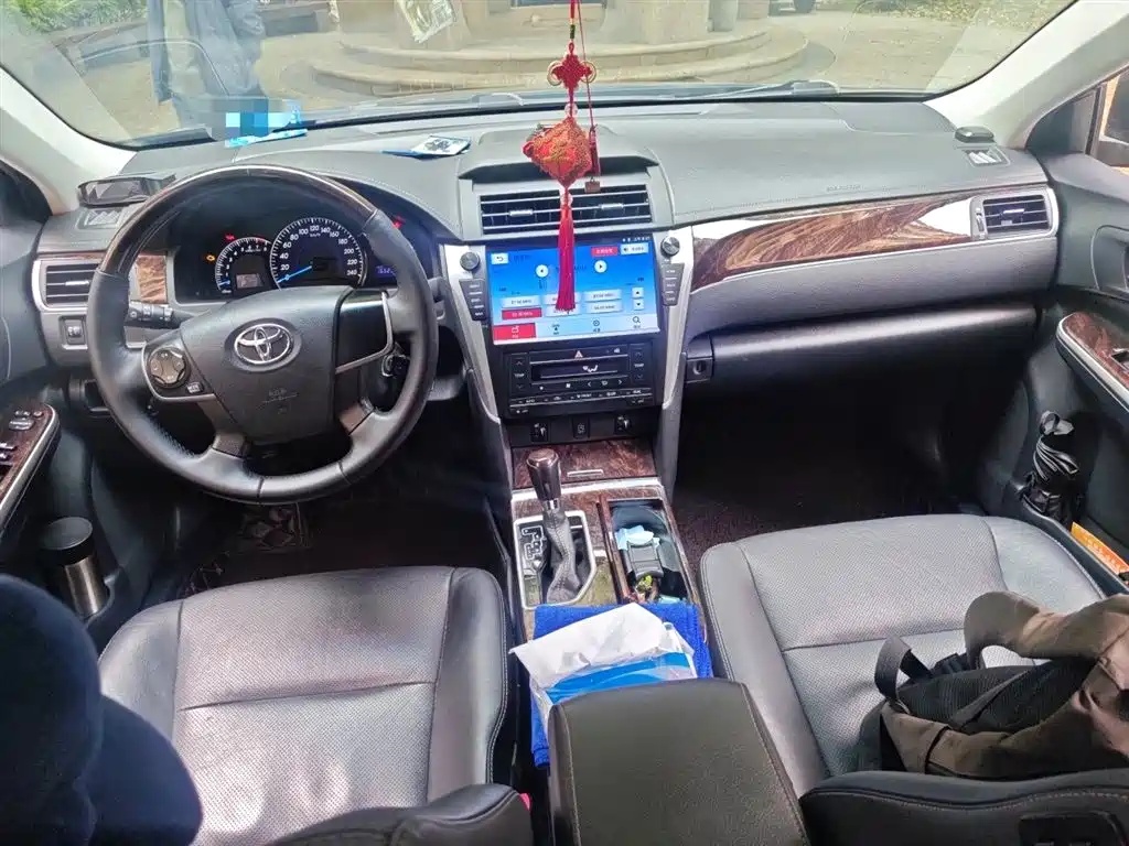 Toyota Camry 2016 2.0G 10th Anniversary Leading Edition фото 13