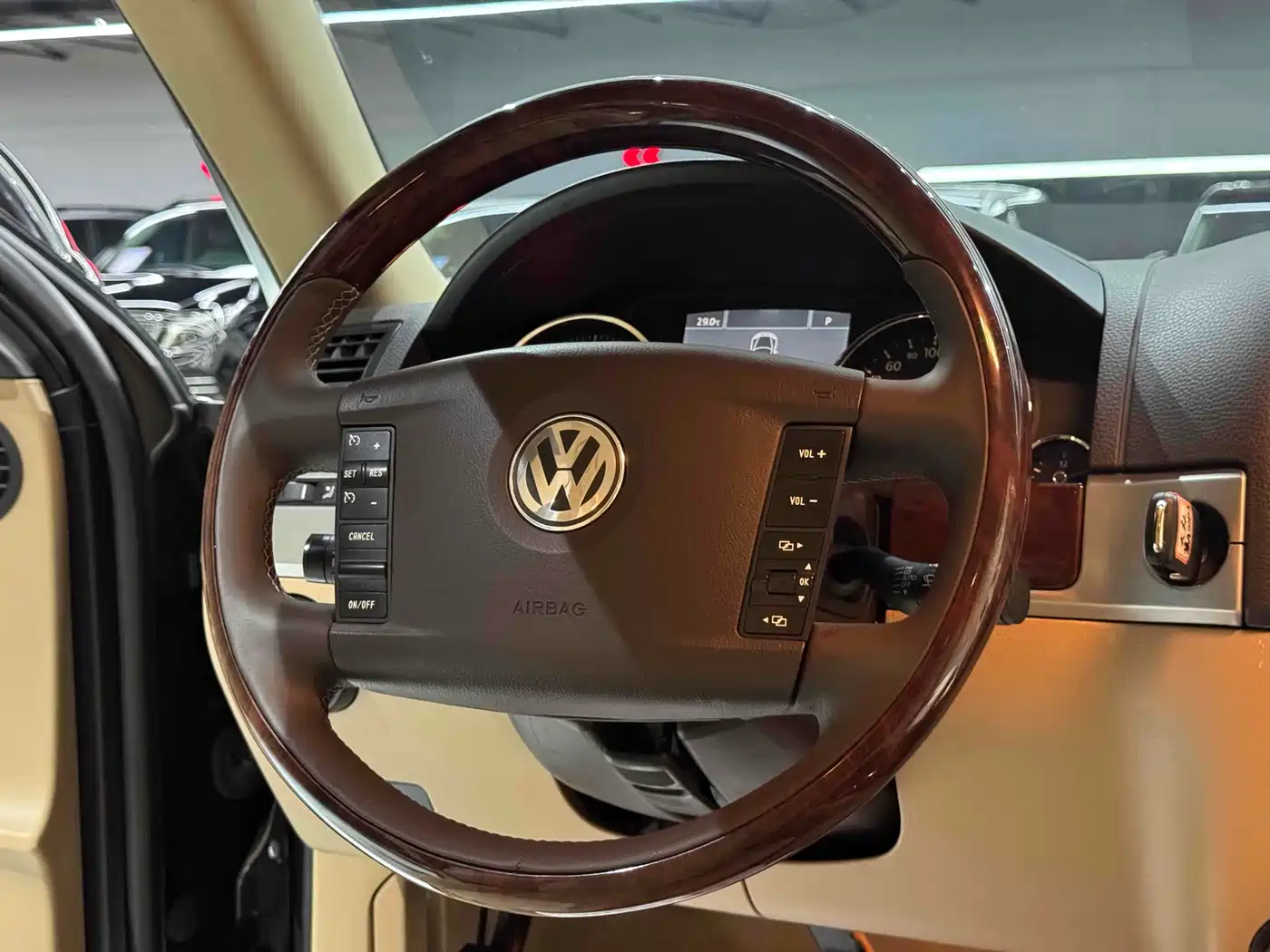Volkswagen Touareg 2009 3.0T Diesel Luxury фото 11
