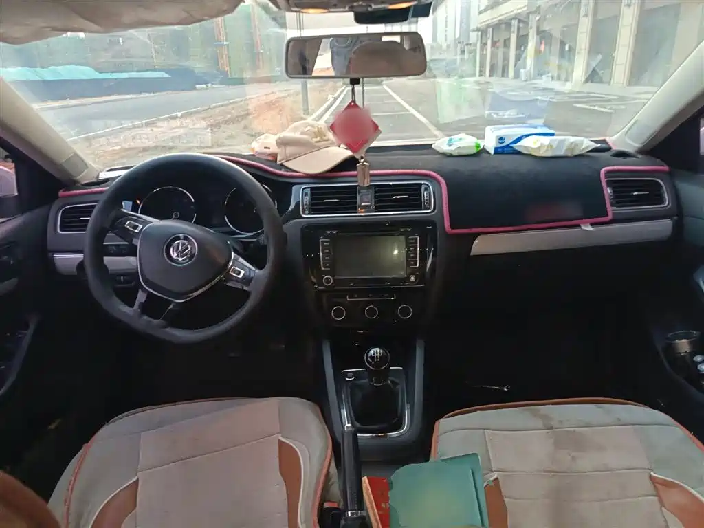 Volkswagen Sagitar 2017 1.6L Manual Comfort фото 13