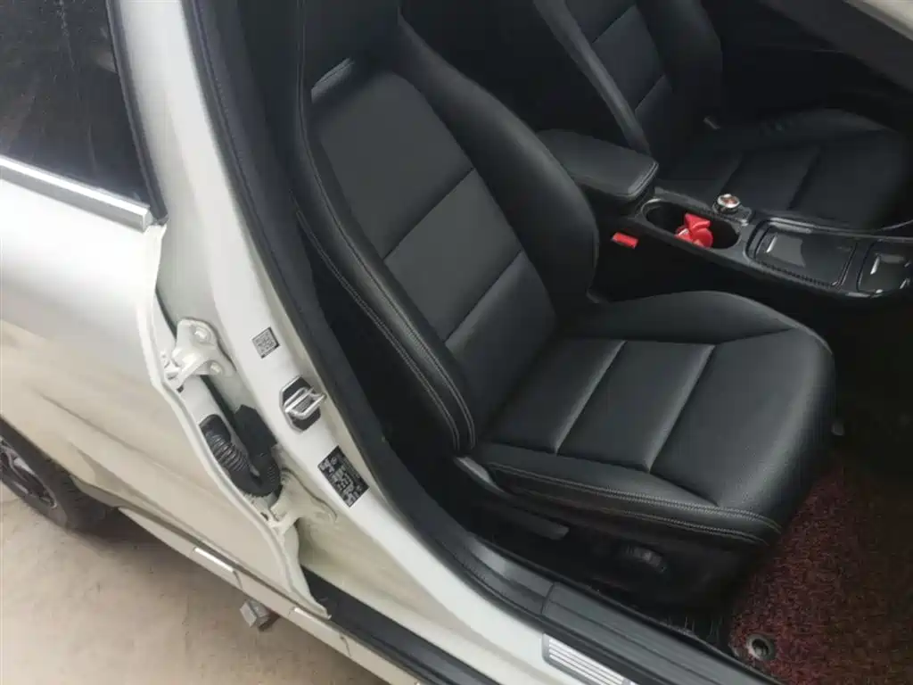 Mercedes-Benz GLA 2016 GLA 220 4MATIC Fashion фото 25