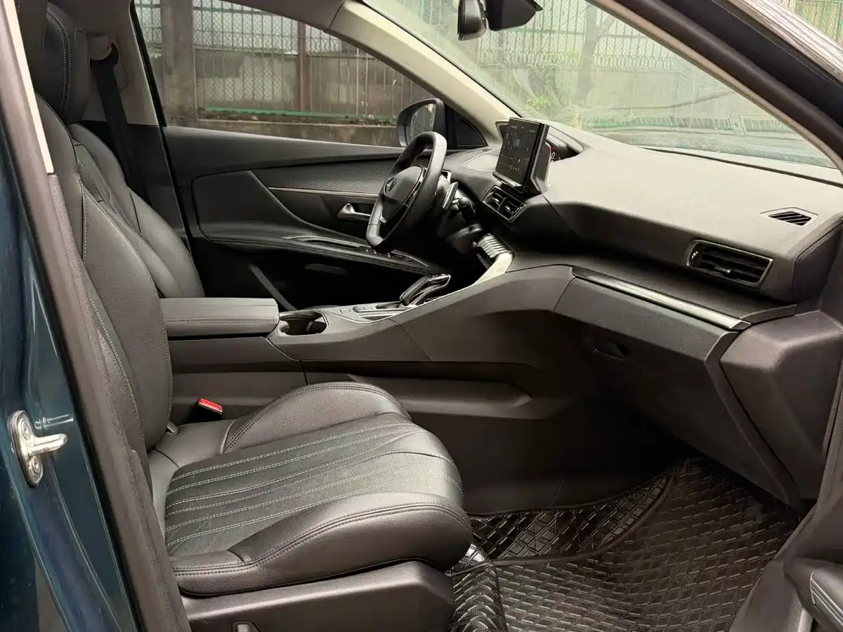 Peugeot 5008 2023 400THP Beloved Full Seats Edition 7-Seater фото 6