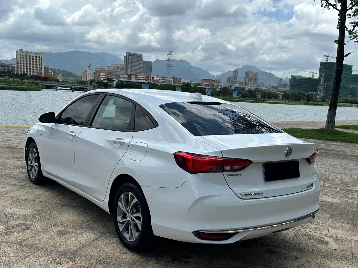 Фото 8 - Buick Verano