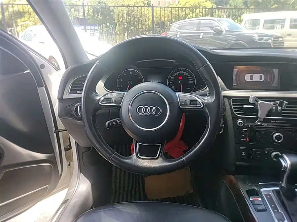 Audi A4L 2013 35 TFSI Automatic Comfort фото 11