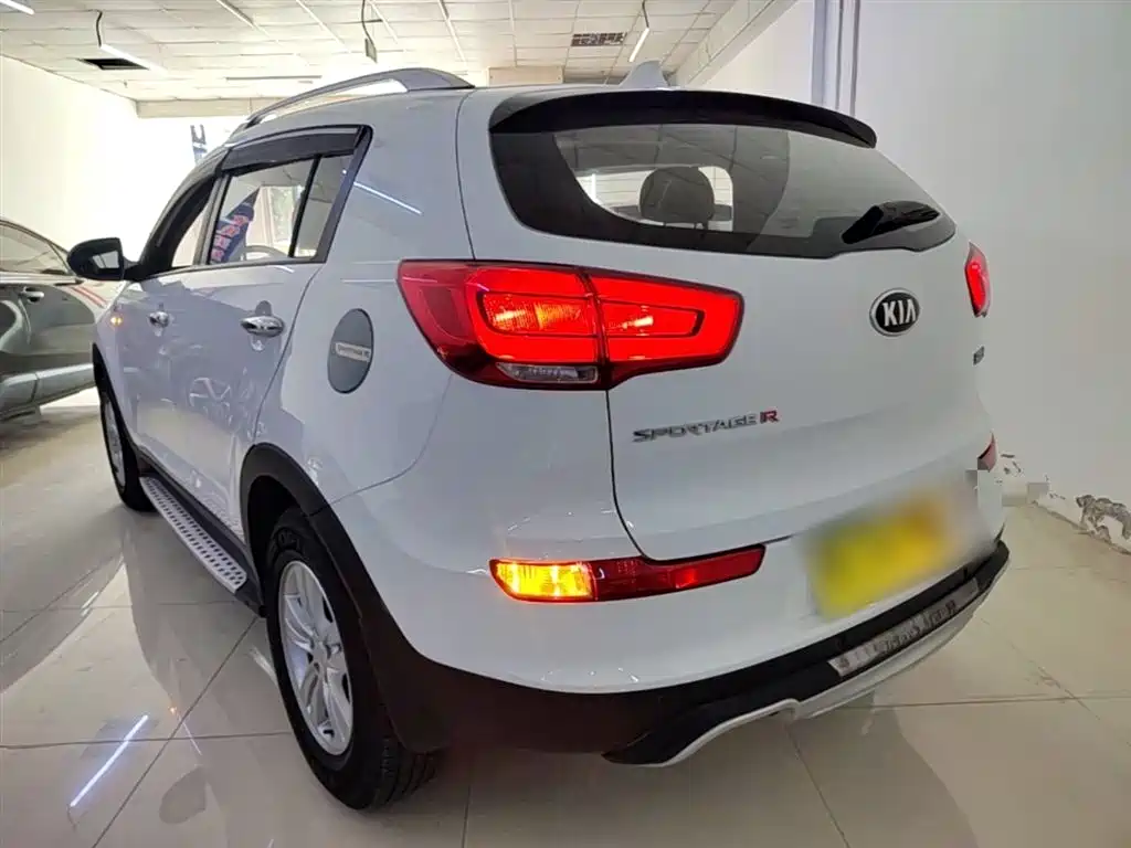 Kia Sportage 2016 2.0L Automatic 2WD GL фото 5