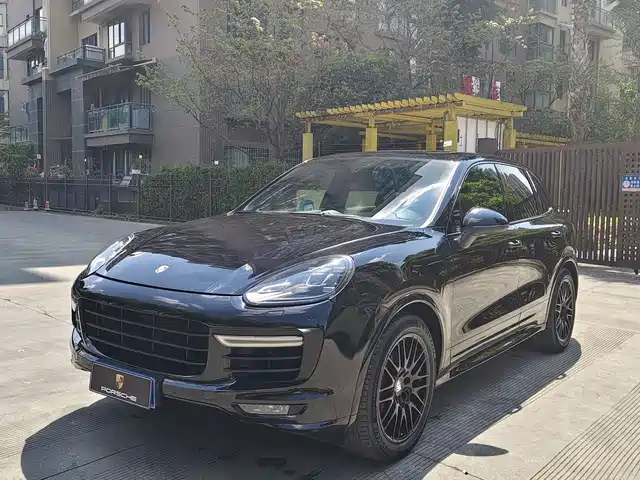 PORSCHE CAYENNE
