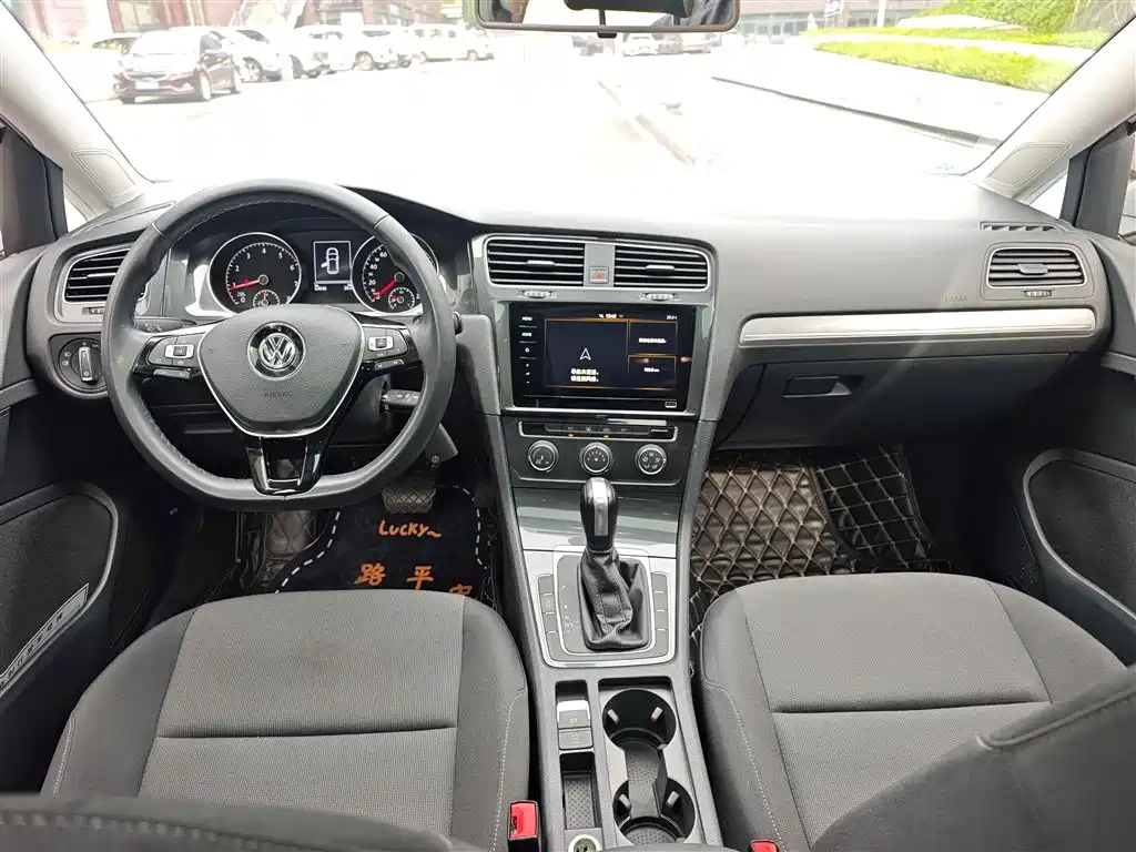 Volkswagen Golf 2020 200TSI DSG Comfort фото 7