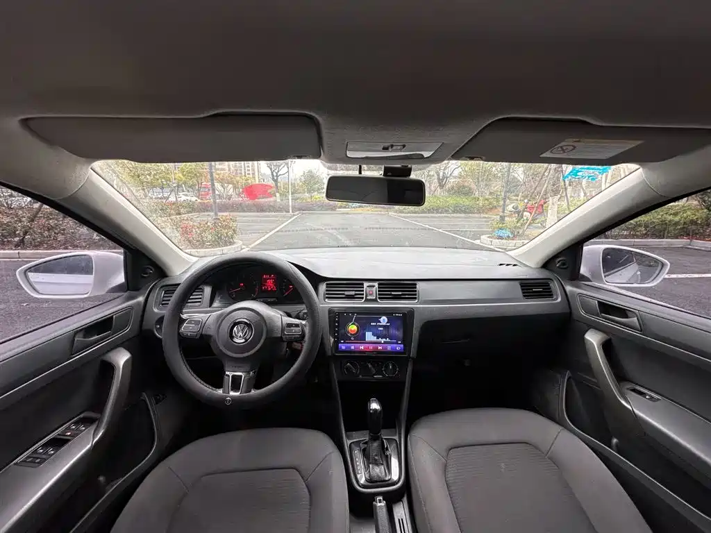 Volkswagen Santana 2015 1.6L Automatic Comfort Edition фото 7