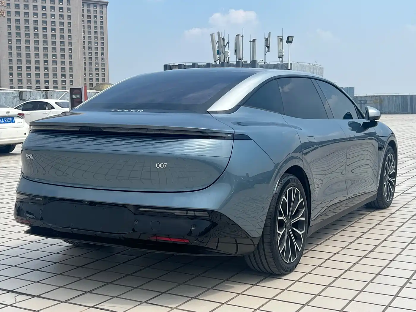 ZEEKR 007 2024 2024 AWD Edition 75kWh