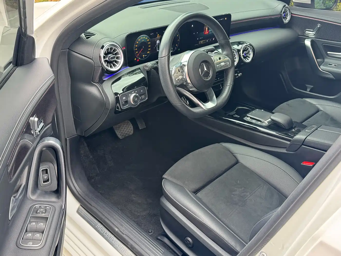 Mercedes-Benz A-Class 2022 Facelift III A 200 L Sport Sedan Fashion фото 10