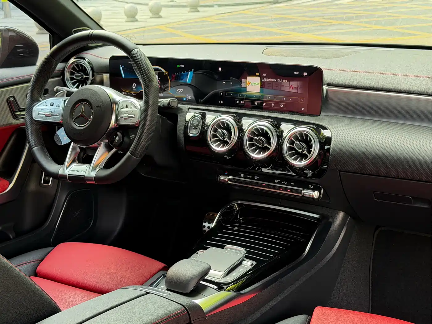 Mercedes-Benz A-Class AMG 2022 AMG A 35 L 4MATIC фото 21