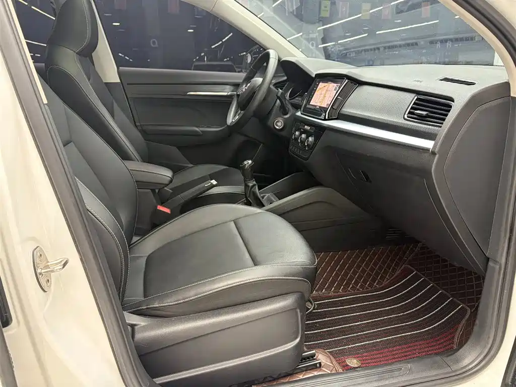 Škoda Kamiq 2021 1.5L Manual Comfort фото 20