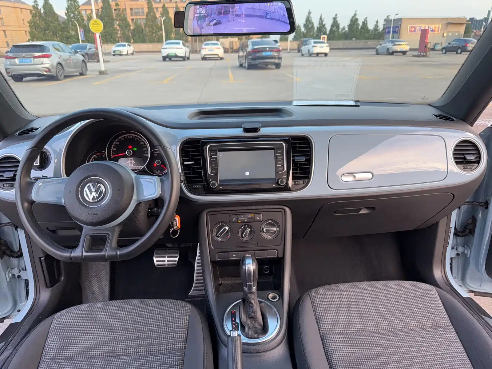Фото 9 - Volkswagen Beetle