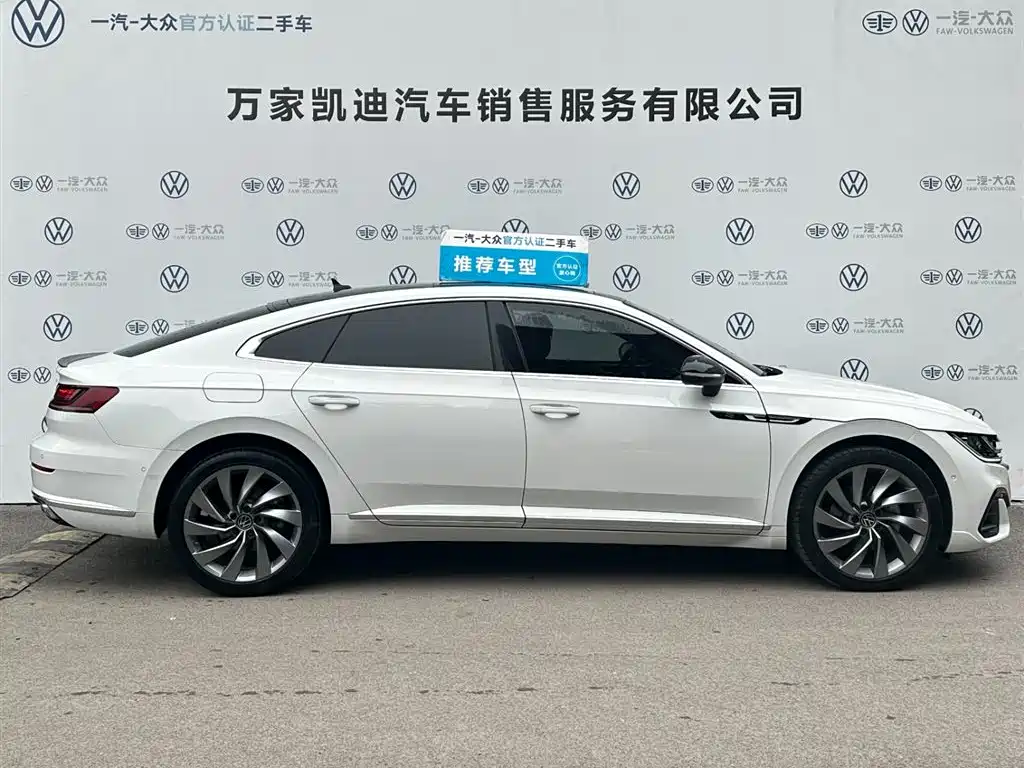 Volkswagen FAW-Volkswagen CC 2023 380TSI Eye-catching Edition фото 4
