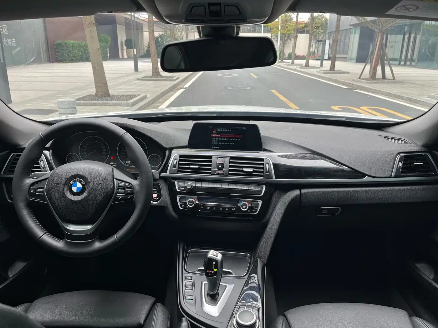 BMW 3 Series GT 2019 320i Fashion Model фото 28