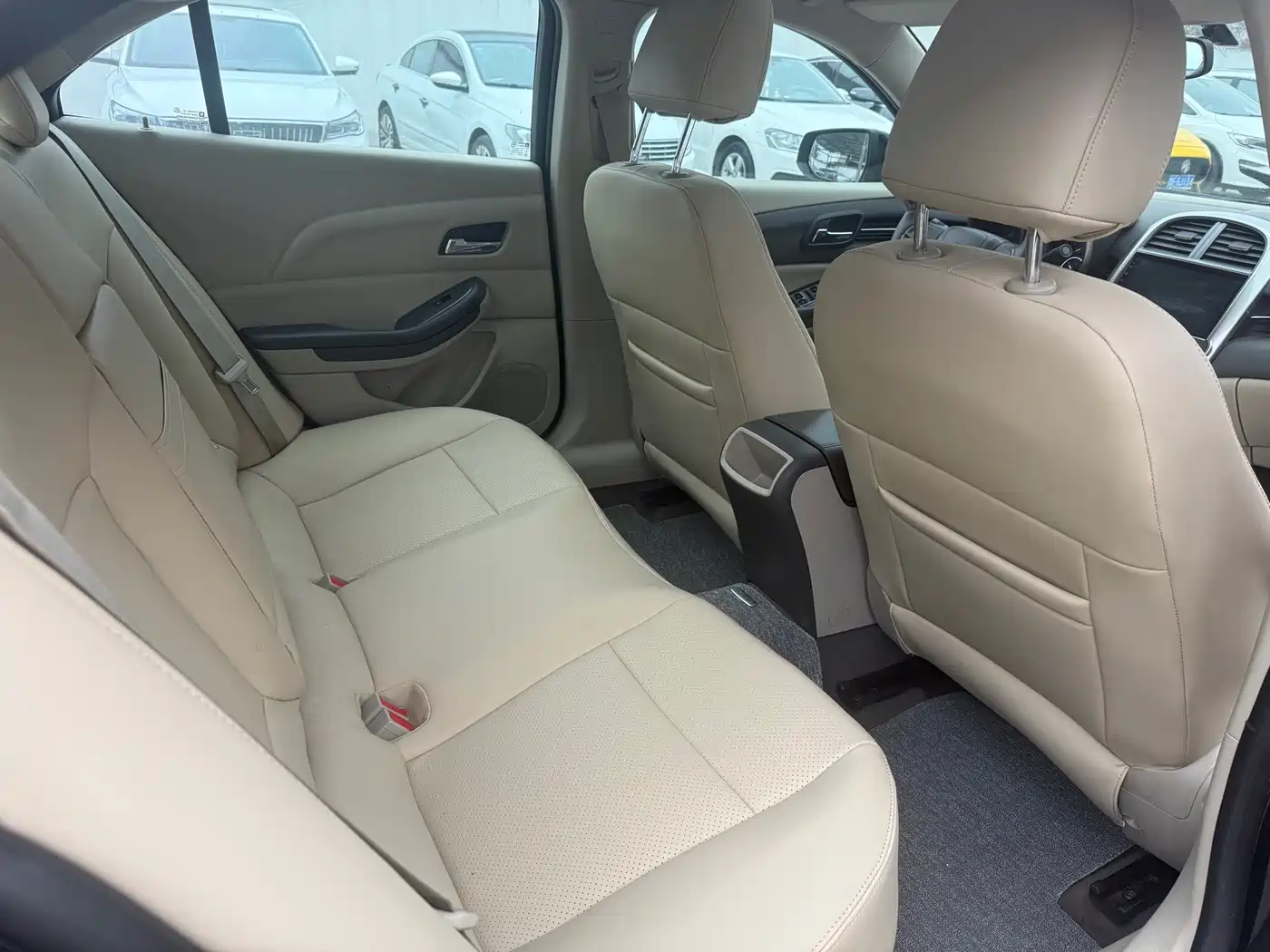 Chevrolet Malibu 2013 2.0L Automatic Comfort фото 6