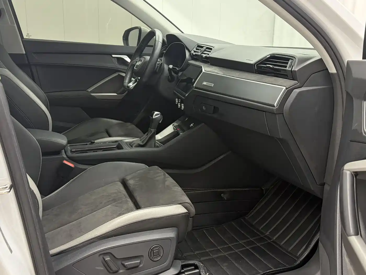 Audi Q3 2022 35 TFSI Fashion Dynamic фото 20