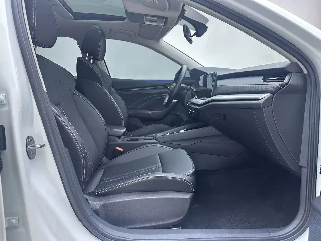 Škoda Octavia 2023 Facelift PRO TSI280 Premium Edition фото 9