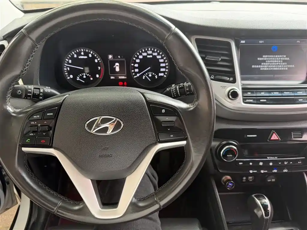 Hyundai Tucson 2015 1.6T Dual Clutch 2WD Smart фото 9