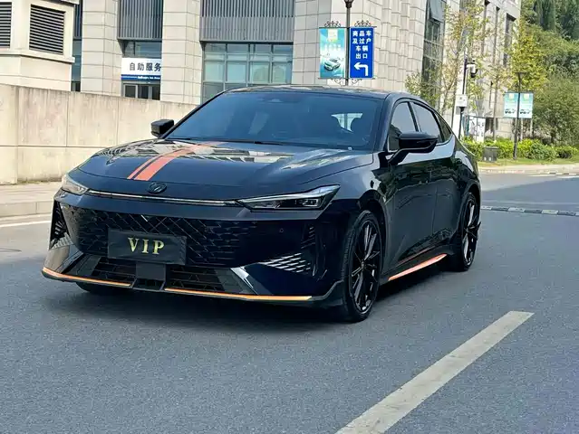 Changan UNI-V 2024 1.5T Deluxe Sport