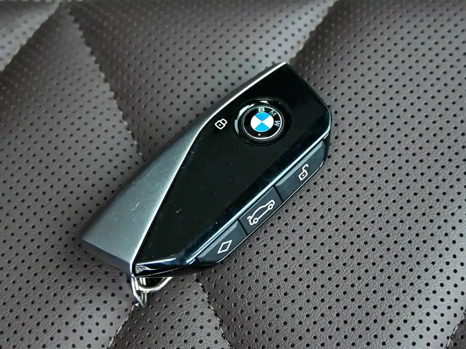 BMW 7 Series 2023 Model 735Li M Sport Package фото 37