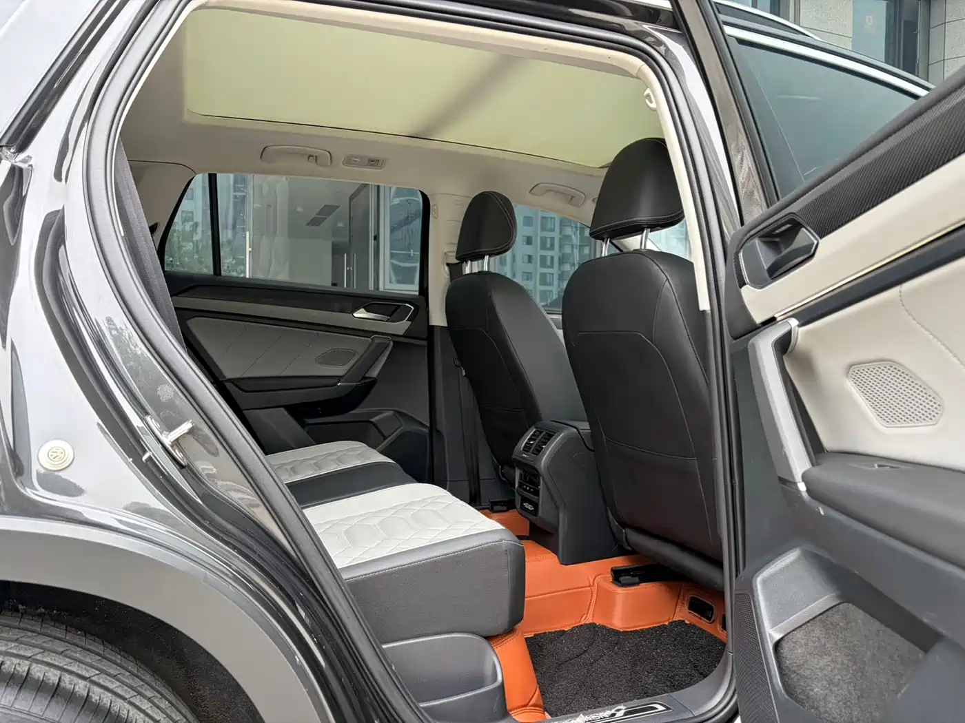 Volkswagen Tayron 2023 330TSI 2WD Luxury Plus Advanced Edition фото 11