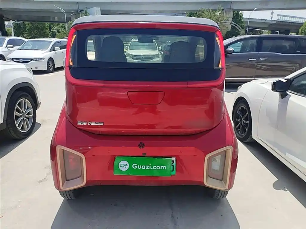 BAOJUN E200