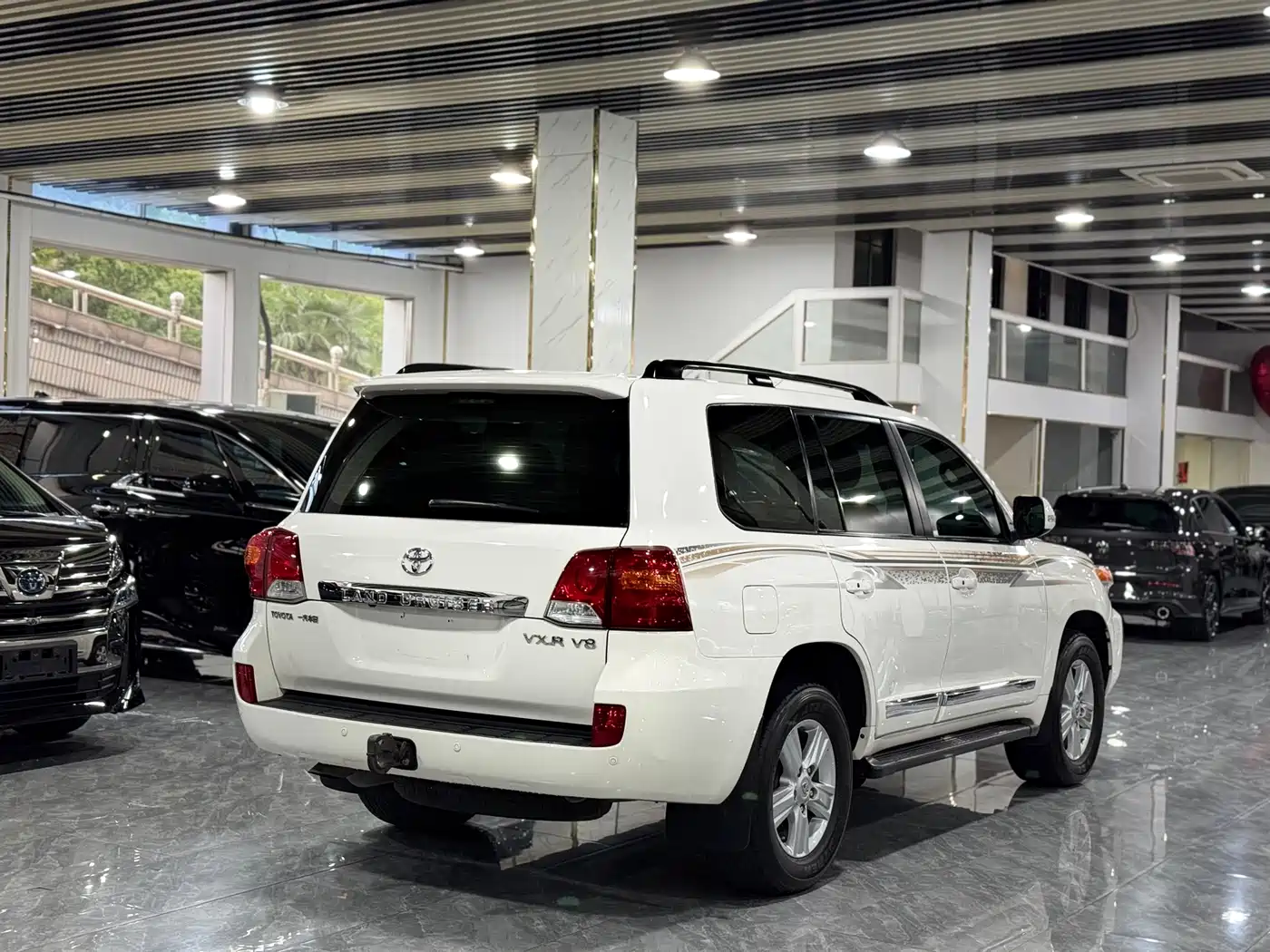 Toyota Land Cruiser 2012 4.6L Automatic VX-R фото 14