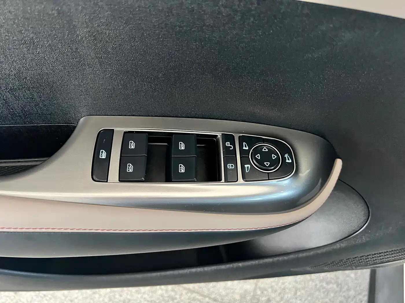 BYD Dolphin 2023 420km Fashion Edition фото 16