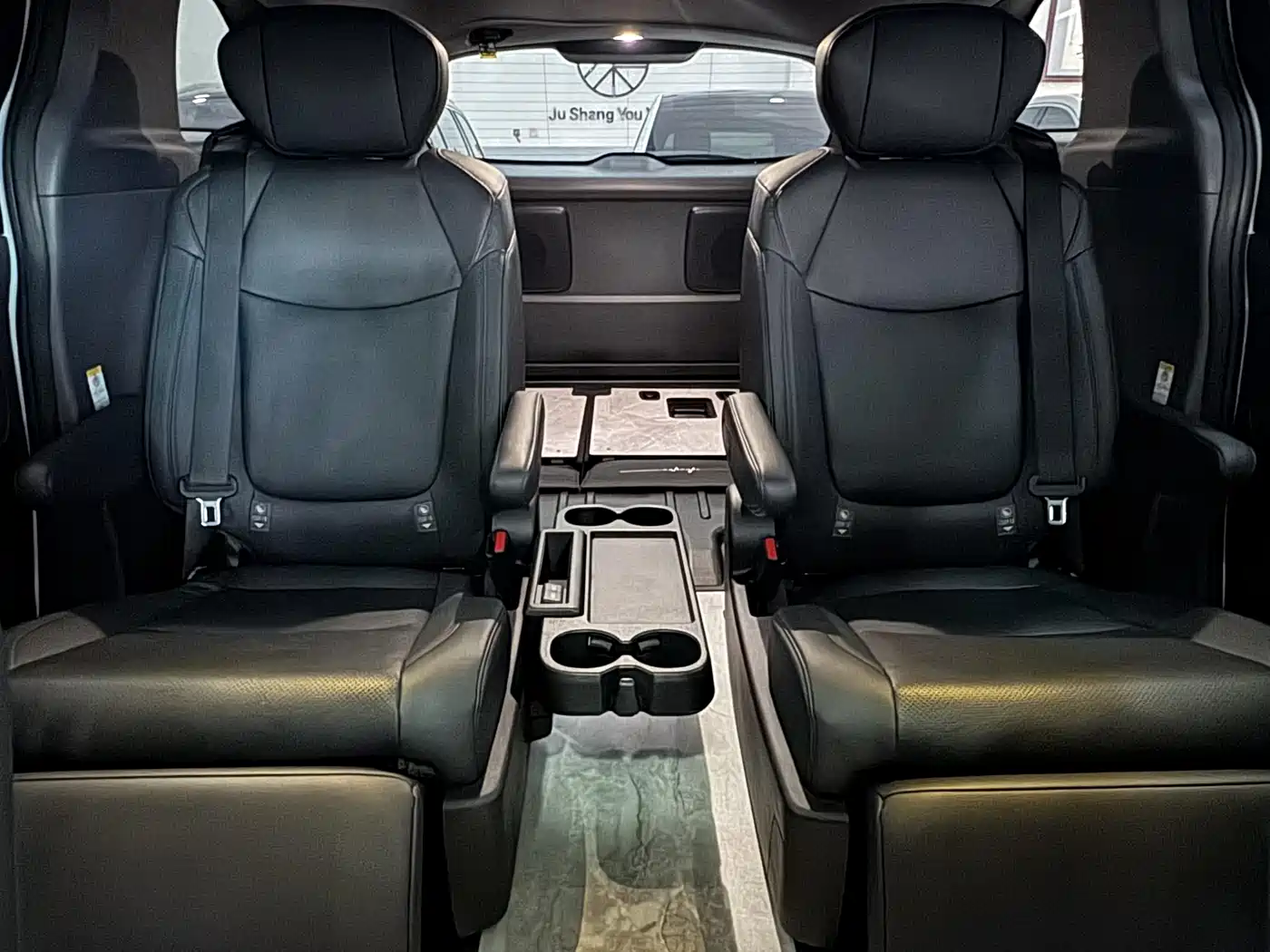Toyota Sienna 2021 2.5L Hybrid Premium Edition фото 10