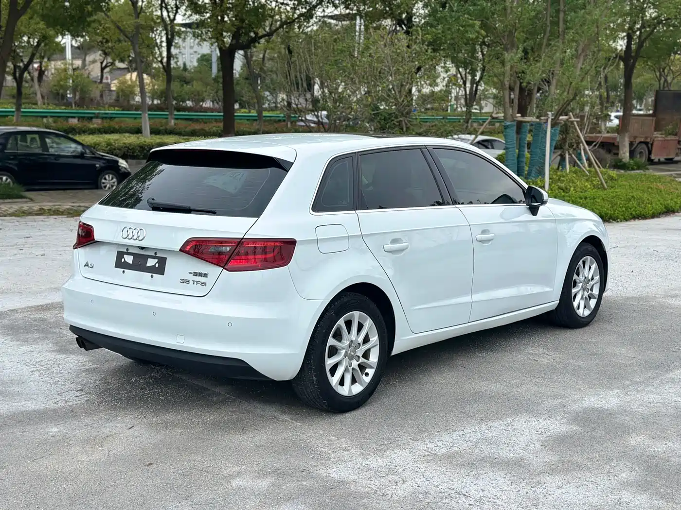 Audi A3 2016 Sportback 35 TFSI Leadership фото 9