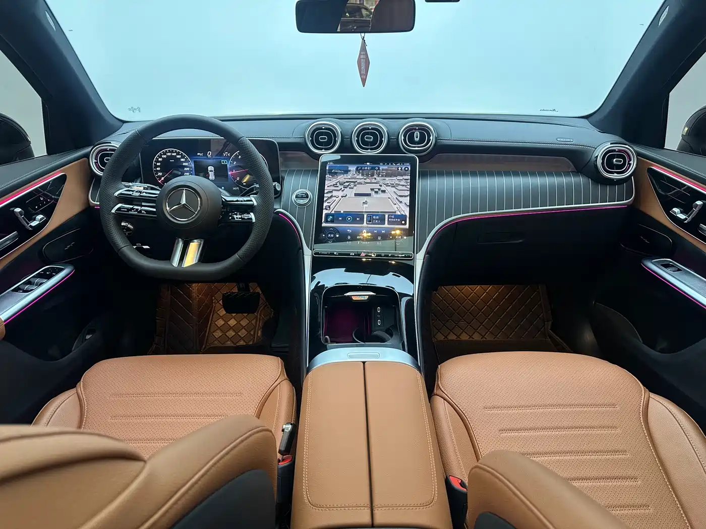 Mercedes-Benz GLC 2023 Facelift GLC 260 L 4MATIC Luxury 5-Seater фото 6