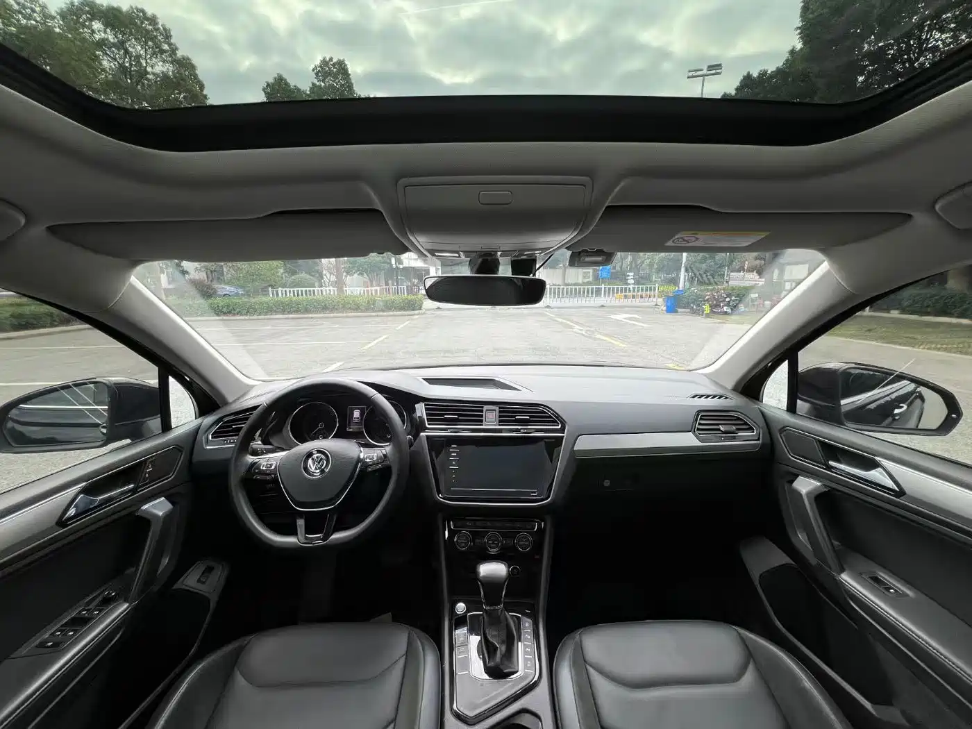Volkswagen Tiguan L 2019 Facelift 330TSI Auto 2WD Smart Luxury China VI фото 4
