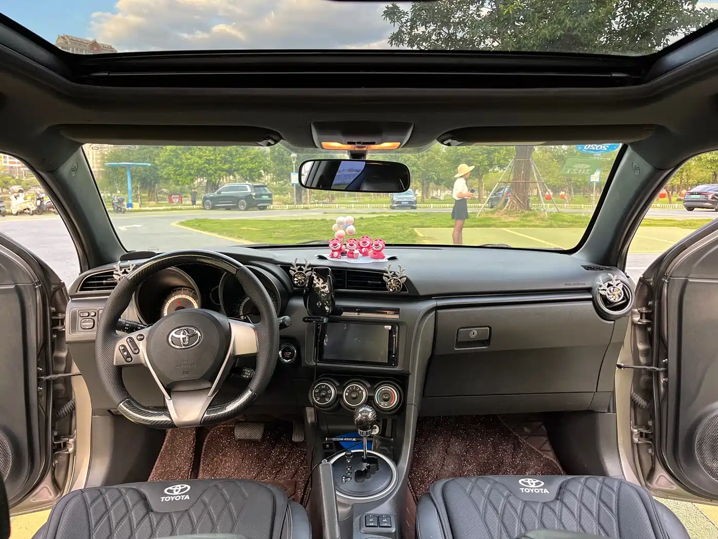Toyota Zelos 2011 2.5L Luxury Edition фото 6