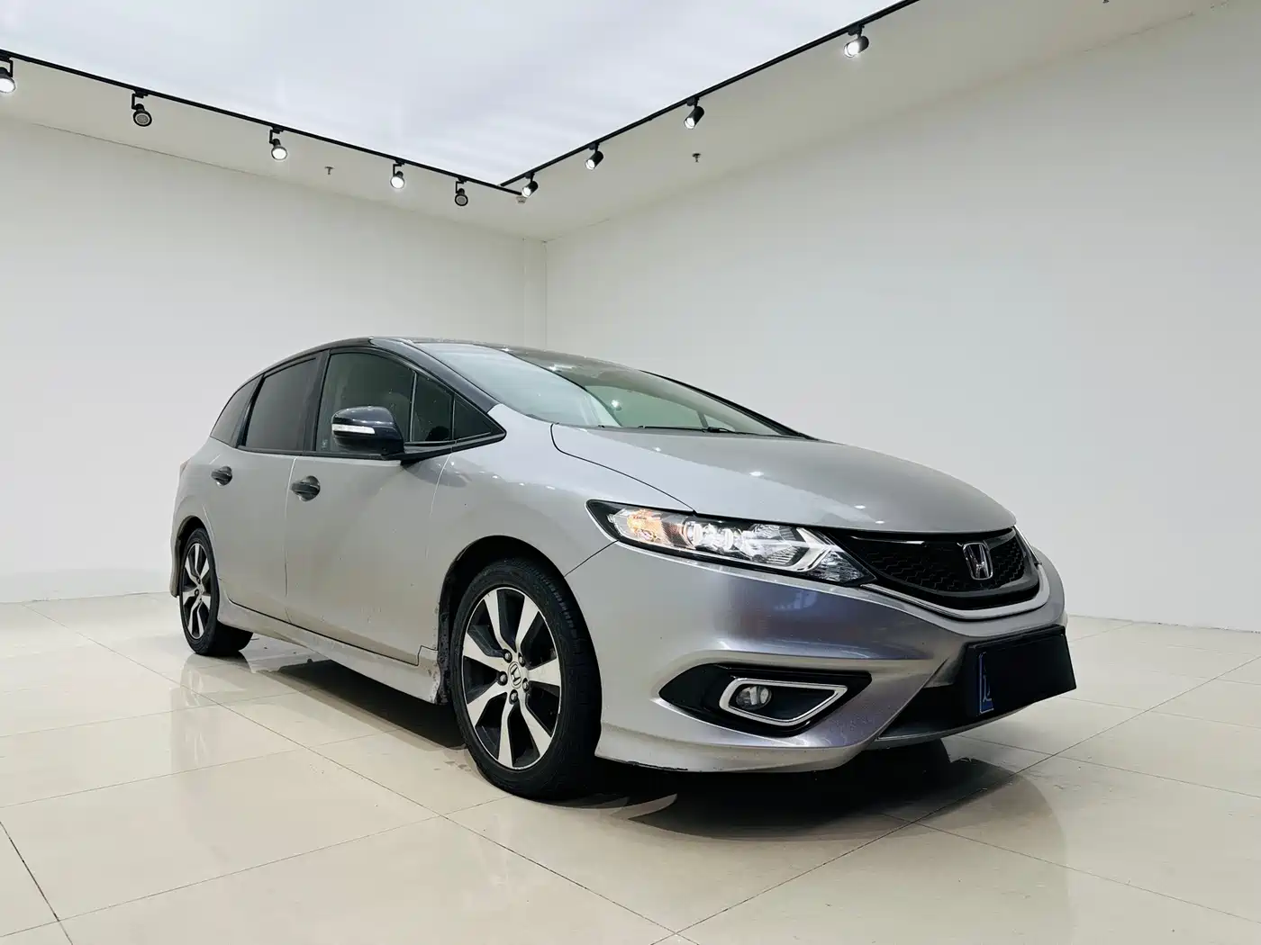 Photo 3 - Honda Jade