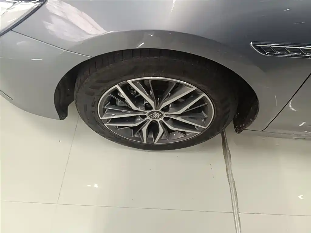 BYD Qin PLUS 2021 DM-i 55KM Flagship фото 23