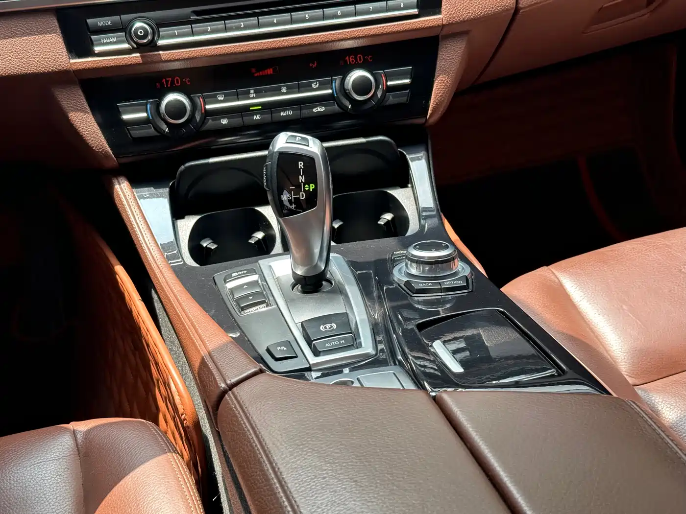 BMW 5 Series 2014 520Li Elegance фото 14
