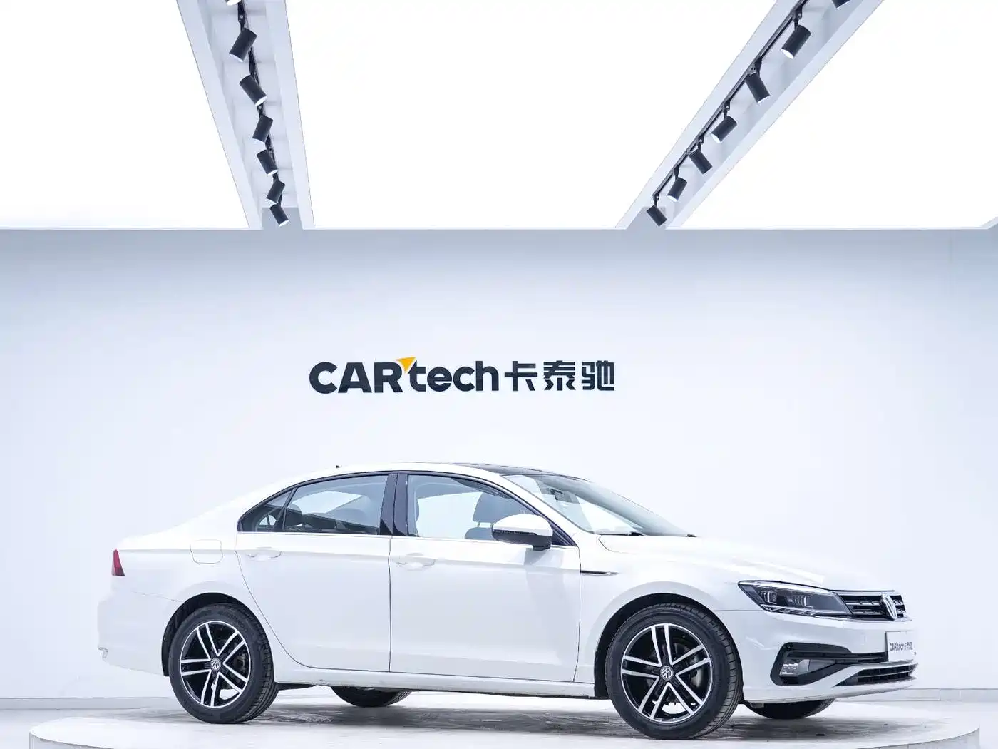 Volkswagen Lamando 2021 Facelift 280TSI DSG Comfort Edition фото 8