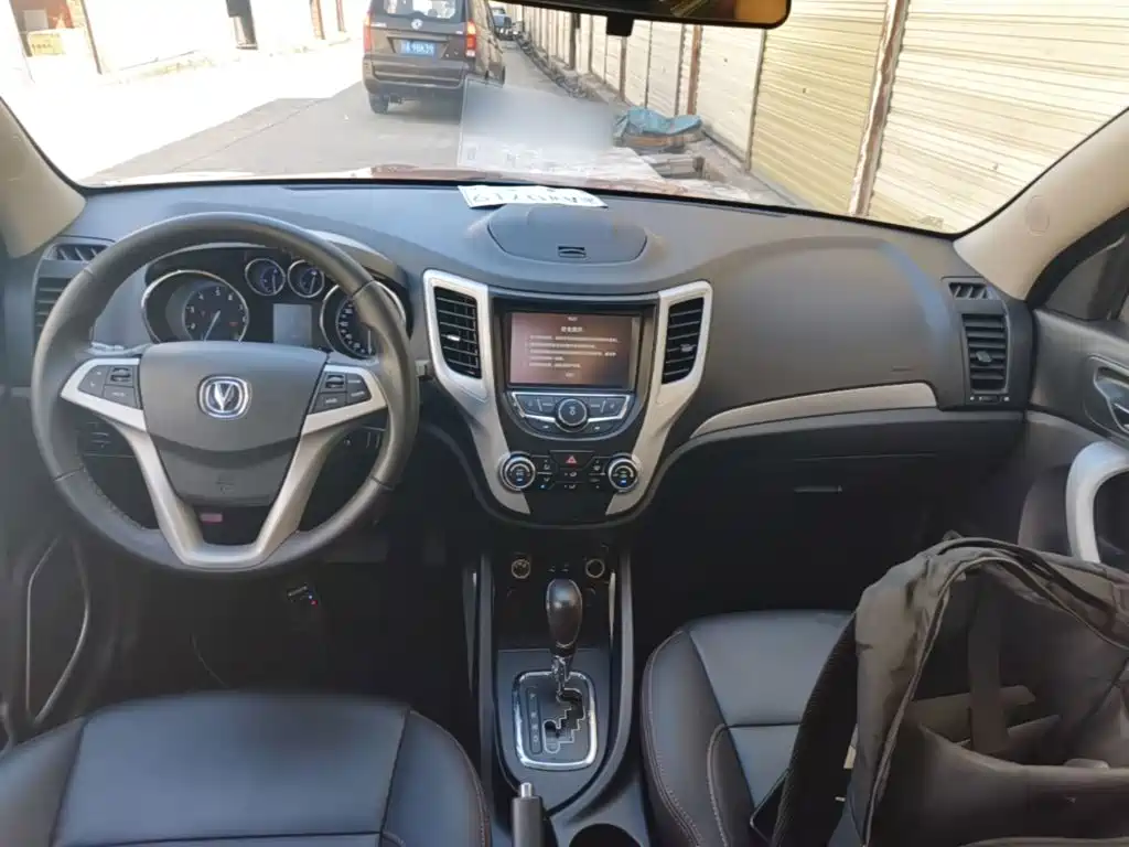 Changan CS35 2017 2016 1.6L Automatic Luxury Model China V