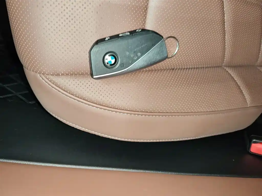 BMW 5 Series 2024 525Li M Sport Package фото 9