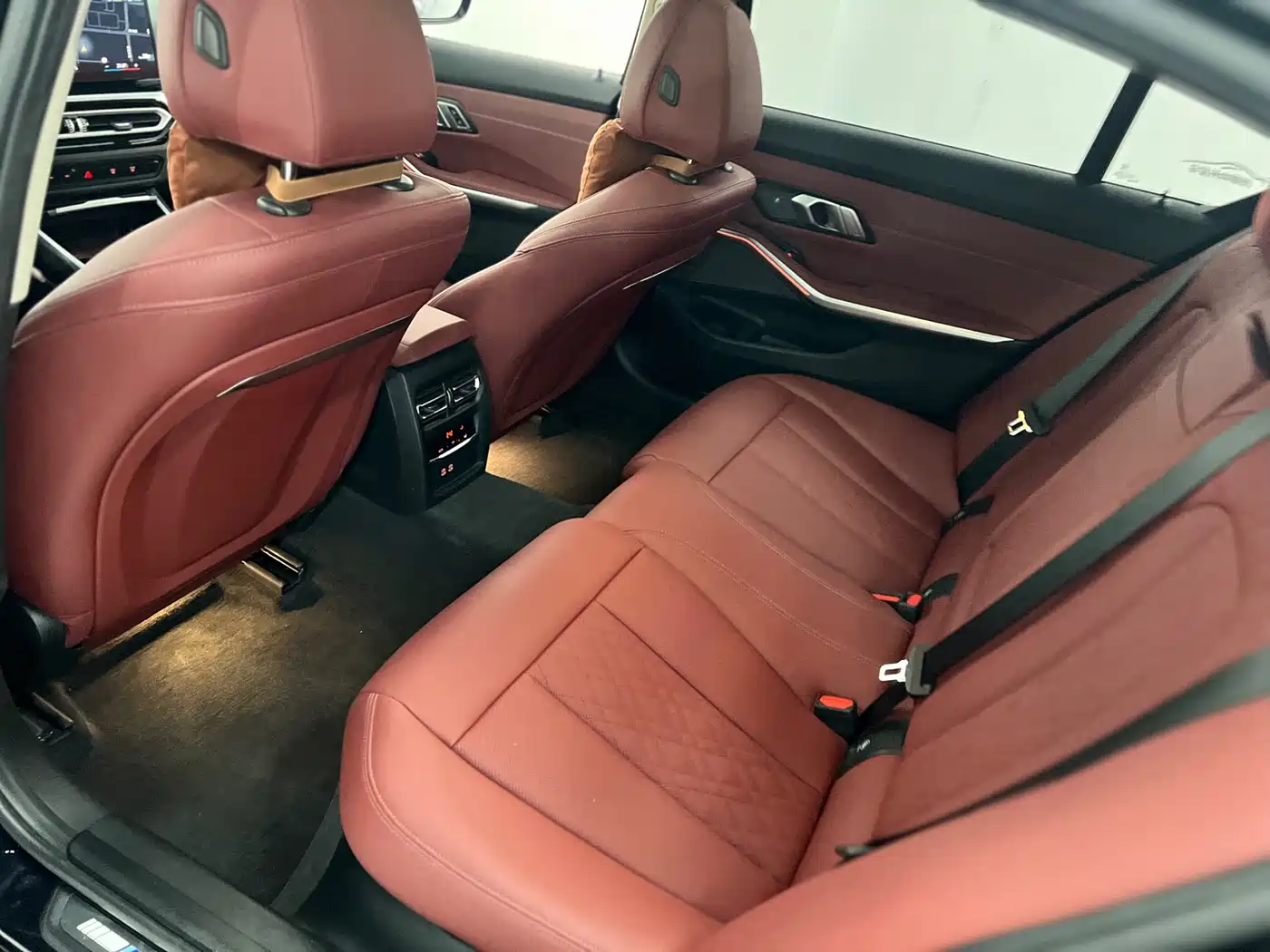 BMW 3 Series 2024 325Li M Sport Shadowline Package фото 6