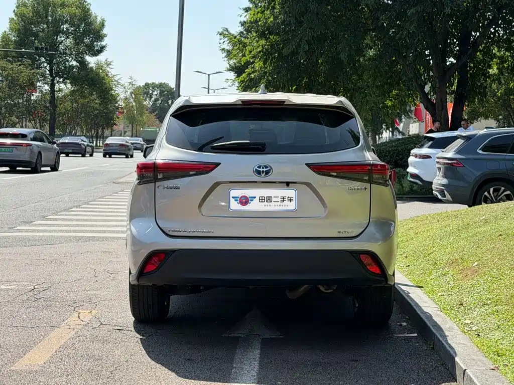 Toyota Highlander 2023 2022 Dual Engine 2.5L AWD Elite 7-Seater