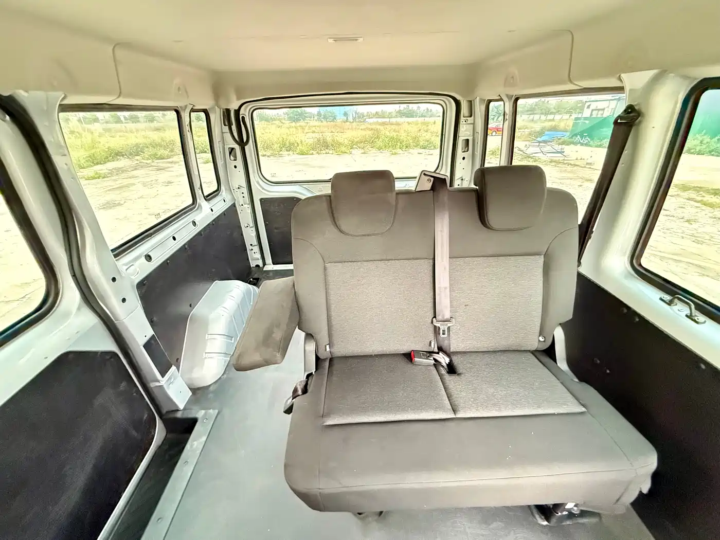 Jiangling JMC Fushun 2025 2025 Model 2.0T 6MT Diesel Short Wheelbase Low Roof Commercial MPV 5/6 Seats with Lift-up Tailgate