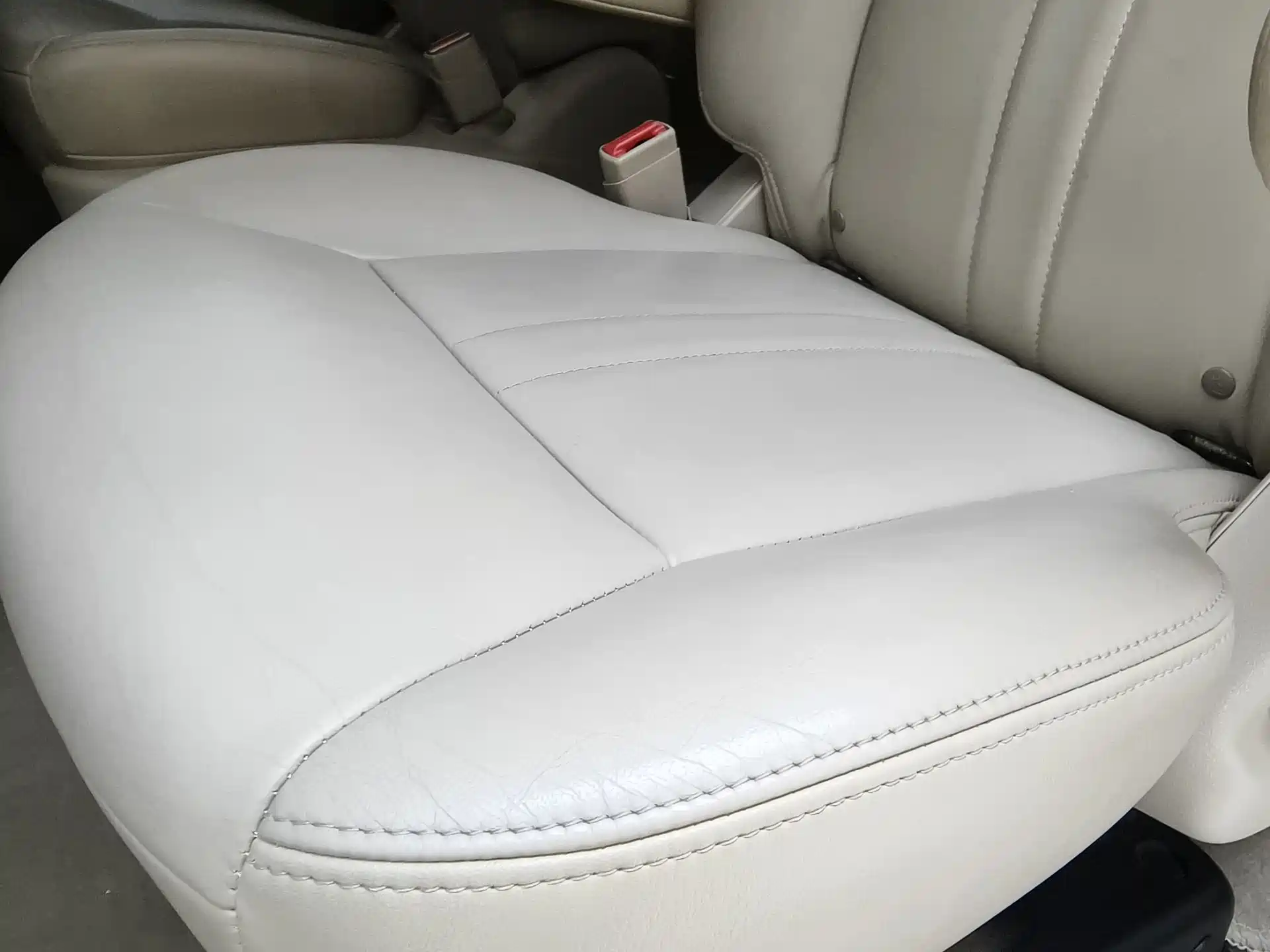 Photo 21 - Buick GL8