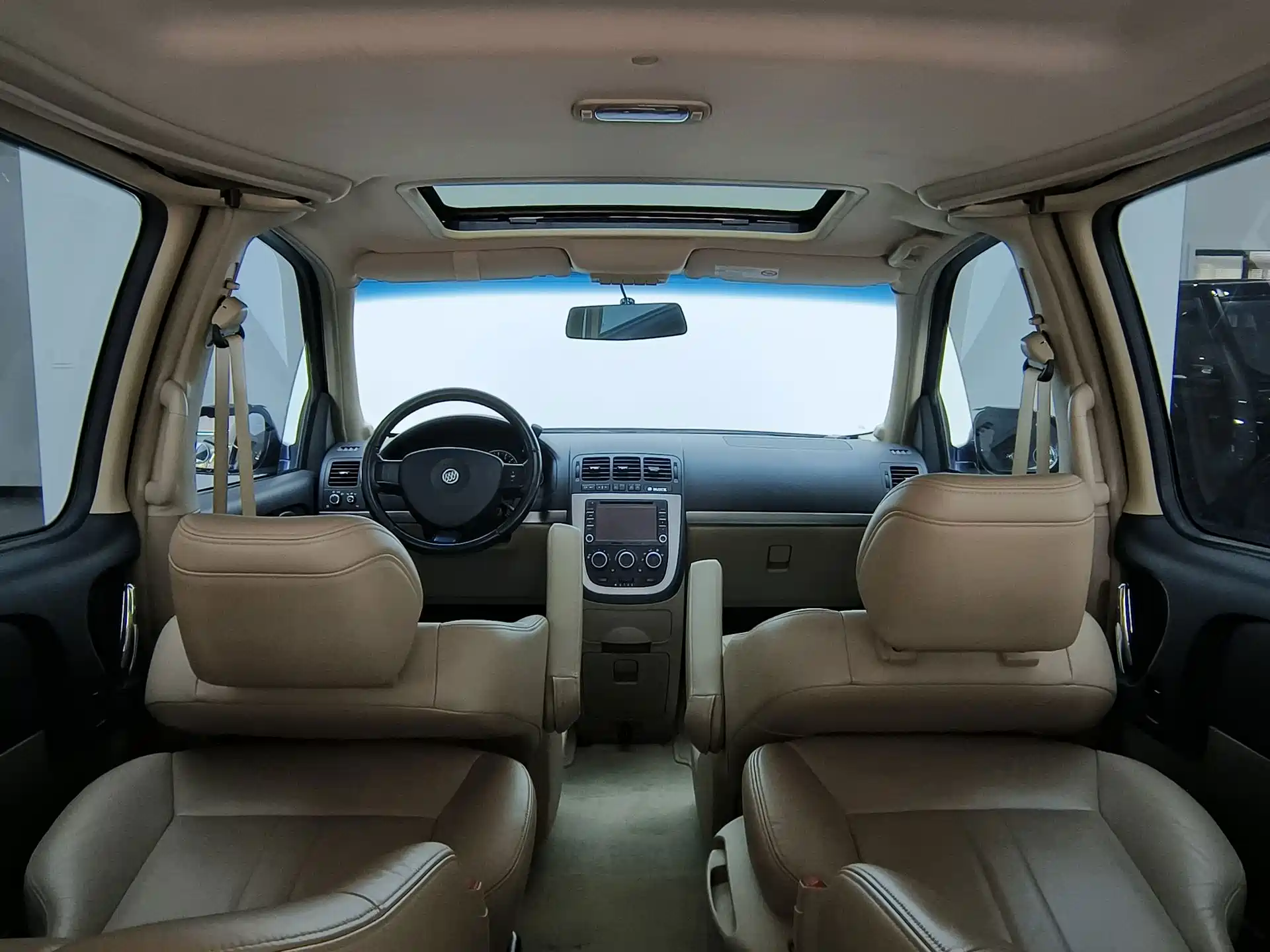 Photo 6 - Buick GL8