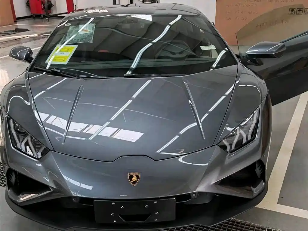 LAMBORGHINI HURACÁN
