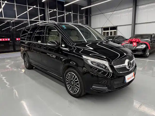 Mercedes-Benz V-Class 2018 V 260 Premium Edition China VI — фото 3